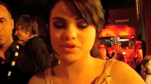 Selena Gomez Dances To Katy Perry! 236