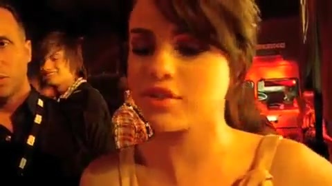 Selena Gomez Dances To Katy Perry! 242