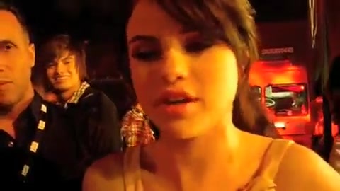 Selena Gomez Dances To Katy Perry! 244