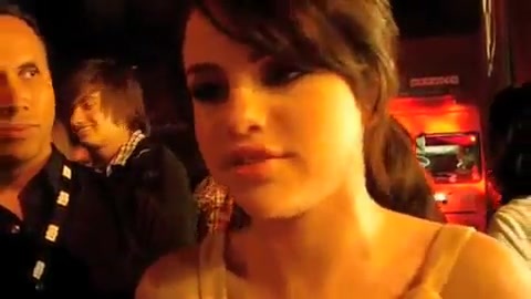 Selena Gomez Dances To Katy Perry! 246