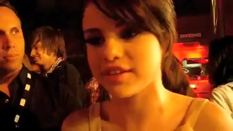 Selena Gomez Dances To Katy Perry! 247