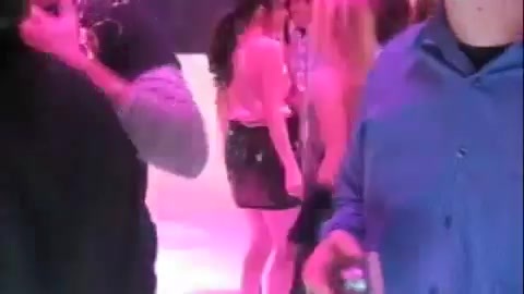 Selena Gomez Dances To Katy Perry! 326 - Selena Gomez Dances To Katy Perry
