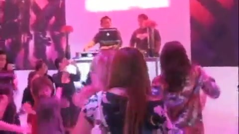 Selena Gomez Dances To Katy Perry! 348