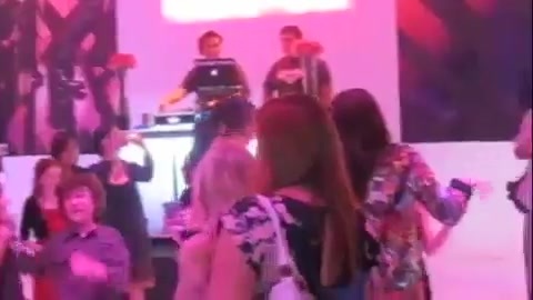 Selena Gomez Dances To Katy Perry! 351