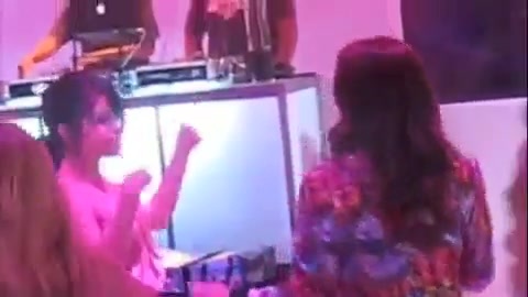Selena Gomez Dances To Katy Perry! 388