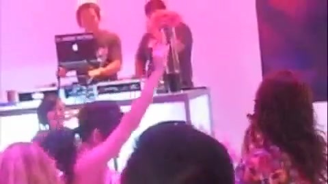 Selena Gomez Dances To Katy Perry! 412 Selena Gomez Dances To Katy Perry! 412