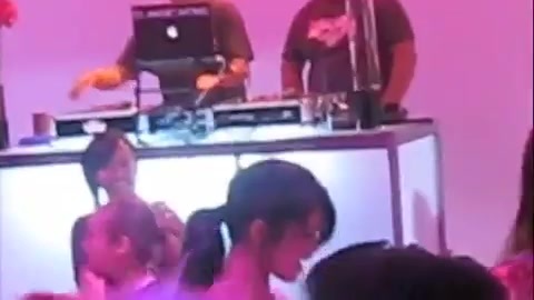 Selena Gomez Dances To Katy Perry! 442