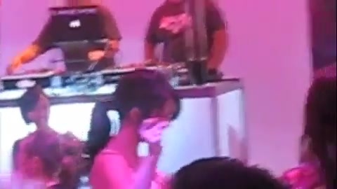 Selena Gomez Dances To Katy Perry! 444