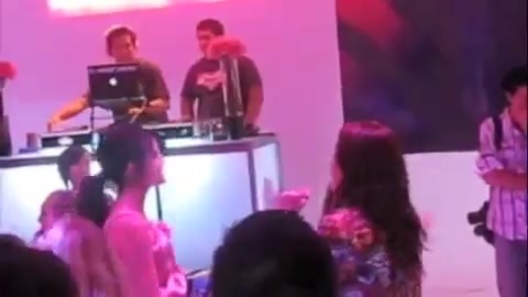Selena Gomez Dances To Katy Perry! 455