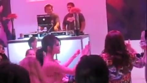 Selena Gomez Dances To Katy Perry! 464 - Selena Gomez Dances To Katy Perry