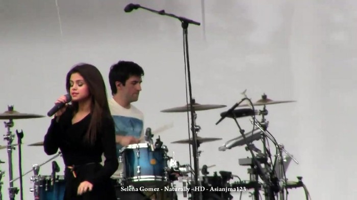 Selena Gomez Concert - _Naturally_ and _Off the Chain_ - HD - South Coast Plaza 066