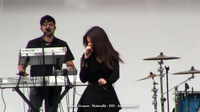 Selena Gomez Concert - _Naturally_ and _Off the Chain_ - HD - South Coast Plaza 068