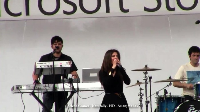 Selena Gomez Concert - _Naturally_ and _Off the Chain_ - HD - South Coast Plaza 074