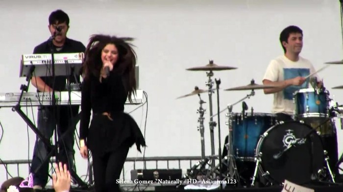Selena Gomez Concert - _Naturally_ and _Off the Chain_ - HD - South Coast Plaza 077