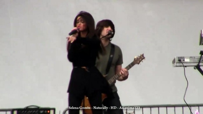 Selena Gomez Concert - _Naturally_ and _Off the Chain_ - HD - South Coast Plaza 080