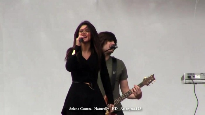 Selena Gomez Concert - _Naturally_ and _Off the Chain_ - HD - South Coast Plaza 082
