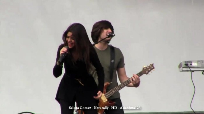 Selena Gomez Concert - _Naturally_ and _Off the Chain_ - HD - South Coast Plaza 083