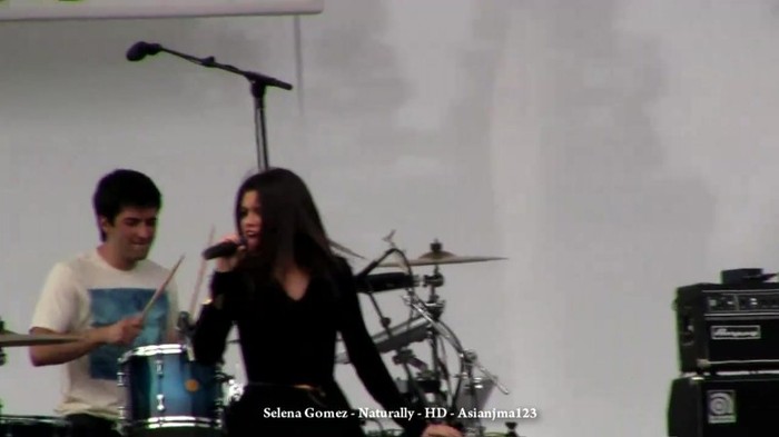 Selena Gomez Concert - _Naturally_ and _Off the Chain_ - HD - South Coast Plaza 092