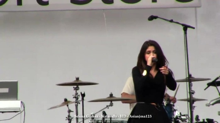 Selena Gomez Concert - _Naturally_ and _Off the Chain_ - HD - South Coast Plaza 098