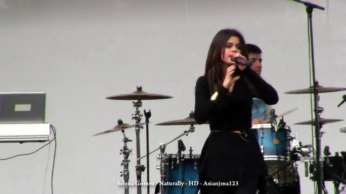 Selena Gomez Concert - _Naturally_ and _Off the Chain_ - HD - South Coast Plaza 100