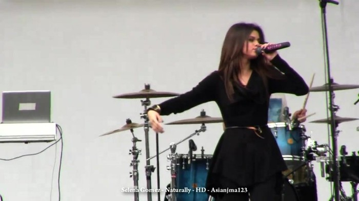 Selena Gomez Concert - _Naturally_ and _Off the Chain_ - HD - South Coast Plaza 101