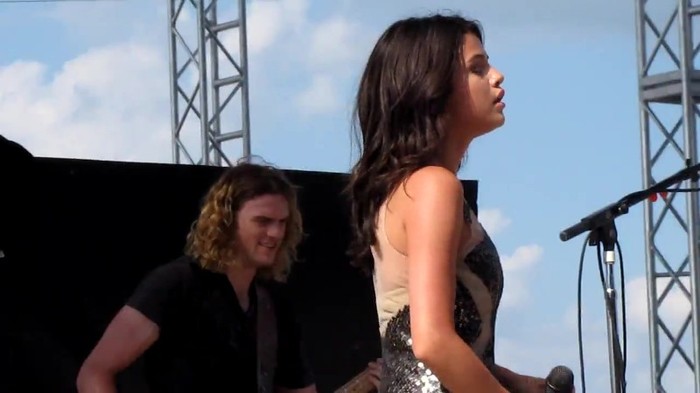Selena Gomez _You Belong With Me_ Cover Indianapolis 8_15_10 013