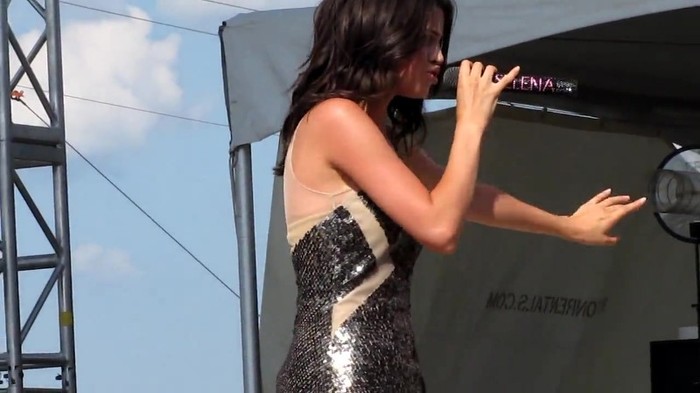 Selena Gomez _You Belong With Me_ Cover Indianapolis 8_15_10 024