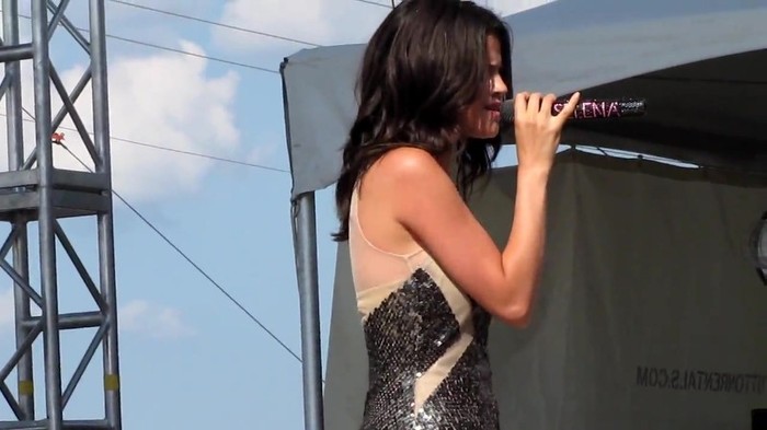Selena Gomez _You Belong With Me_ Cover Indianapolis 8_15_10 028