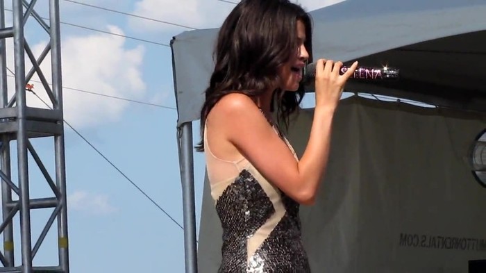 Selena Gomez _You Belong With Me_ Cover Indianapolis 8_15_10 029