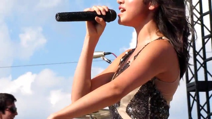 Selena Gomez _You Belong With Me_ Cover Indianapolis 8_15_10 055 - Selena Gomez _You Belong With Me_ Cover Indianapolis
