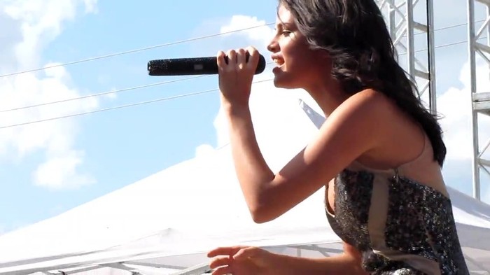 Selena Gomez _You Belong With Me_ Cover Indianapolis 8_15_10 065