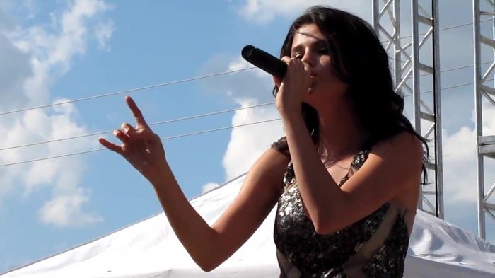 Selena Gomez _You Belong With Me_ Cover Indianapolis 8_15_10 075 - Selena Gomez _You Belong With Me_ Cover Indianapolis