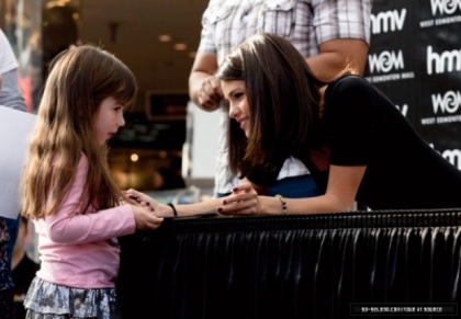normal_s049 - 16th October - Autograph session in Edmonton Alberta USA