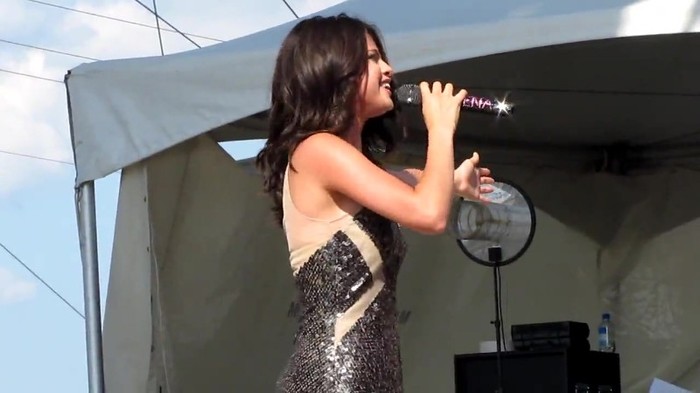 Selena Gomez _You Belong With Me_ Cover Indianapolis 8_15_10 126