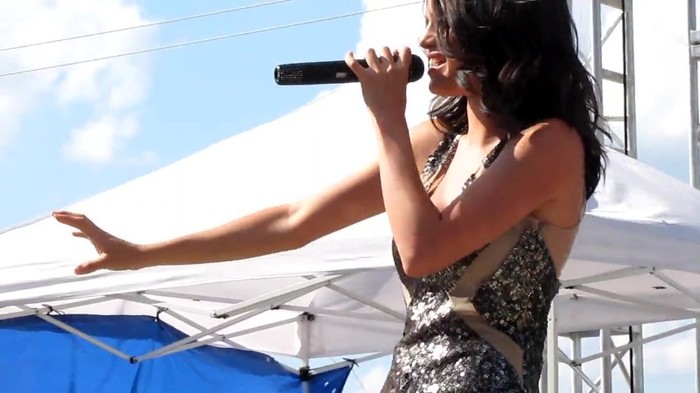 Selena Gomez _You Belong With Me_ Cover Indianapolis 8_15_10 166