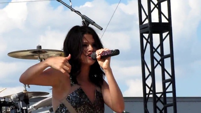 Selena Gomez _You Belong With Me_ Cover Indianapolis 8_15_10 219 - Selena Gomez _You Belong With Me_ Cover Indianapolis