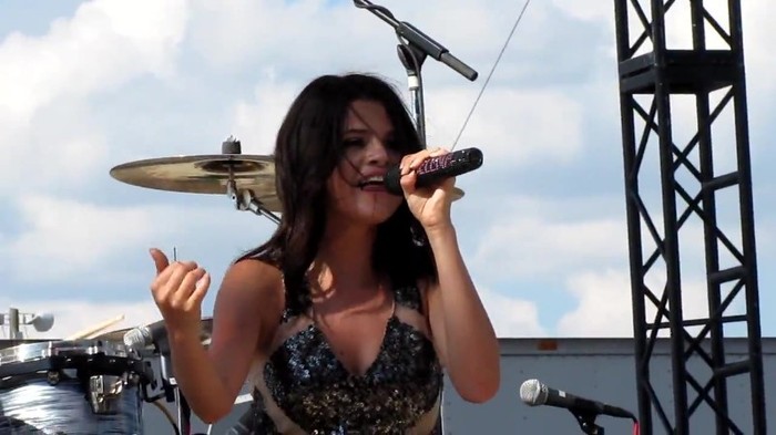 Selena Gomez _You Belong With Me_ Cover Indianapolis 8_15_10 220