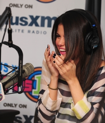 normal_021 - Promoting her new music video Who Says at SiriusXM Radio in NYC