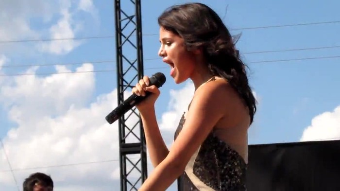 Selena Gomez _You Belong With Me_ Cover Indianapolis 8_15_10 292