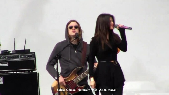 Selena Gomez Concert - _Naturally_ and _Off the Chain_ - HD - South Coast Plaza 032