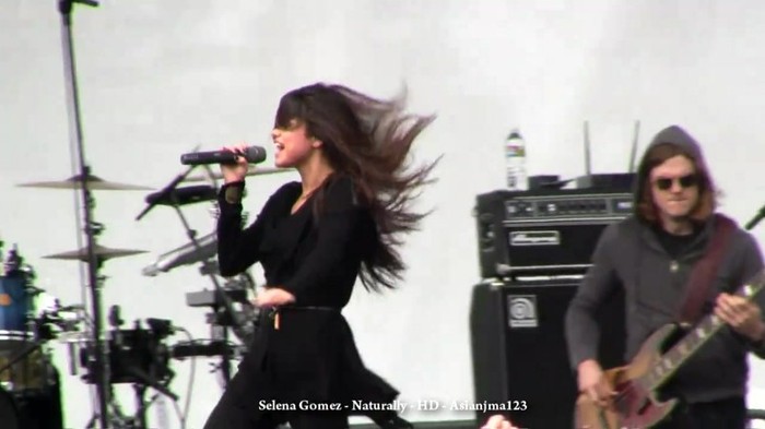 Selena Gomez Concert - _Naturally_ and _Off the Chain_ - HD - South Coast Plaza 035