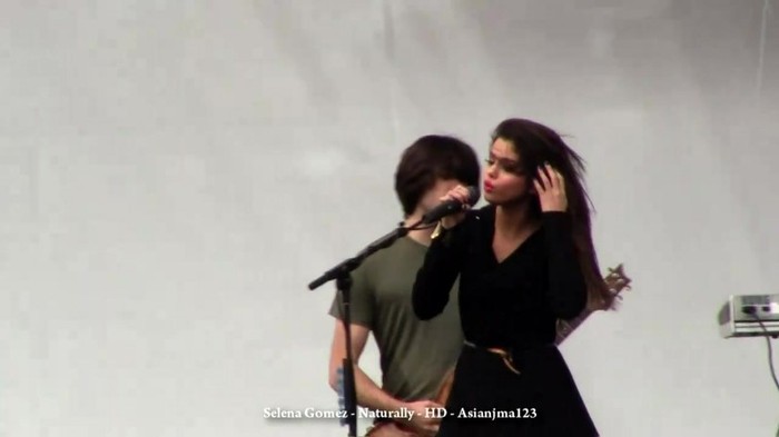 Selena Gomez Concert - _Naturally_ and _Off the Chain_ - HD - South Coast Plaza 037