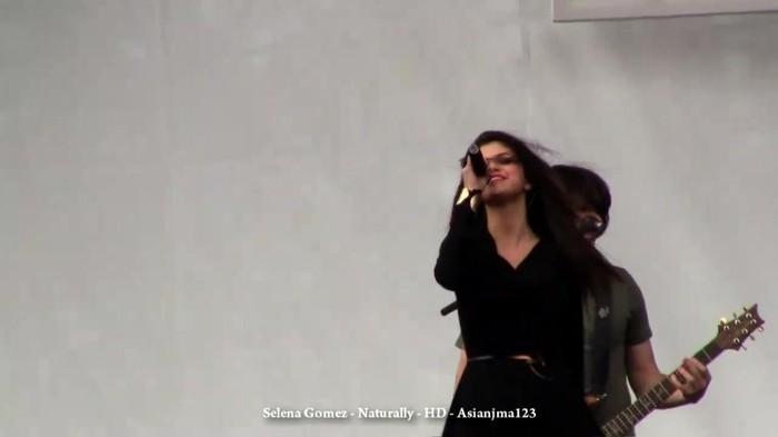 Selena Gomez Concert - _Naturally_ and _Off the Chain_ - HD - South Coast Plaza 038