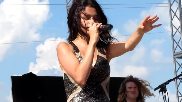 Selena Gomez _You Belong With Me_ Cover Indianapolis 8_15_10 360