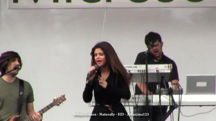 Selena Gomez Concert - _Naturally_ and _Off the Chain_ - HD - South Coast Plaza 048