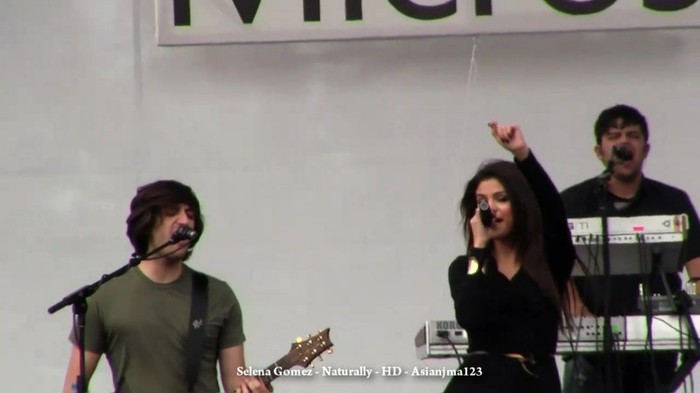 Selena Gomez Concert - _Naturally_ and _Off the Chain_ - HD - South Coast Plaza 053