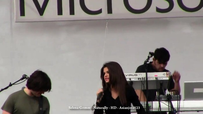 Selena Gomez Concert - _Naturally_ and _Off the Chain_ - HD - South Coast Plaza 054