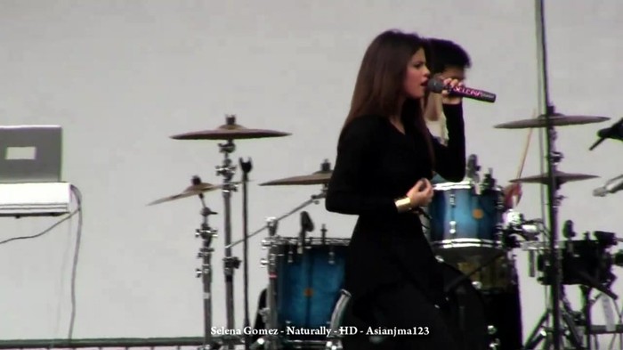 Selena Gomez Concert - _Naturally_ and _Off the Chain_ - HD - South Coast Plaza 056
