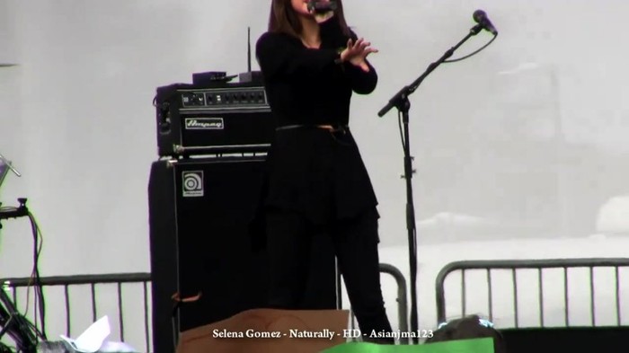 Selena Gomez Concert - _Naturally_ and _Off the Chain_ - HD - South Coast Plaza 060