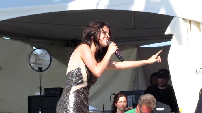 Selena Gomez _You Belong With Me_ Cover Indianapolis 8_15_10 432
